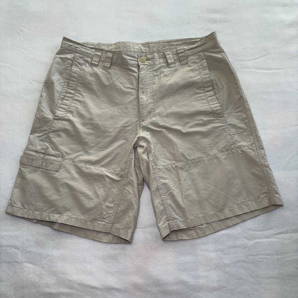 Columbia Sportswear Mens 36 Tan Khaki Ripstop Cargo Shorts Omni-Shade Outdoor